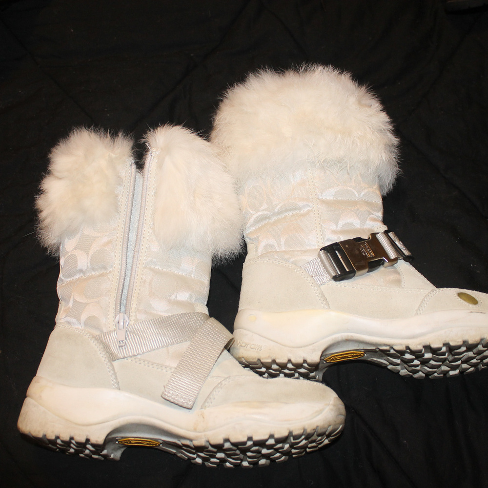 White Coach fur lined size 5 winter boots